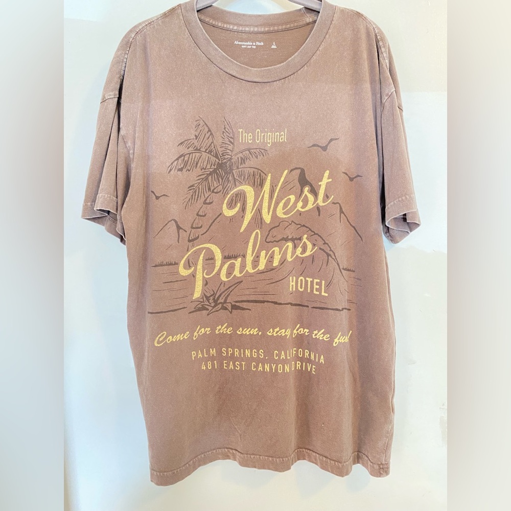 Abercrombie & Firch Brown Graphic T-Shirt with Palm Design Soft Tee..Found